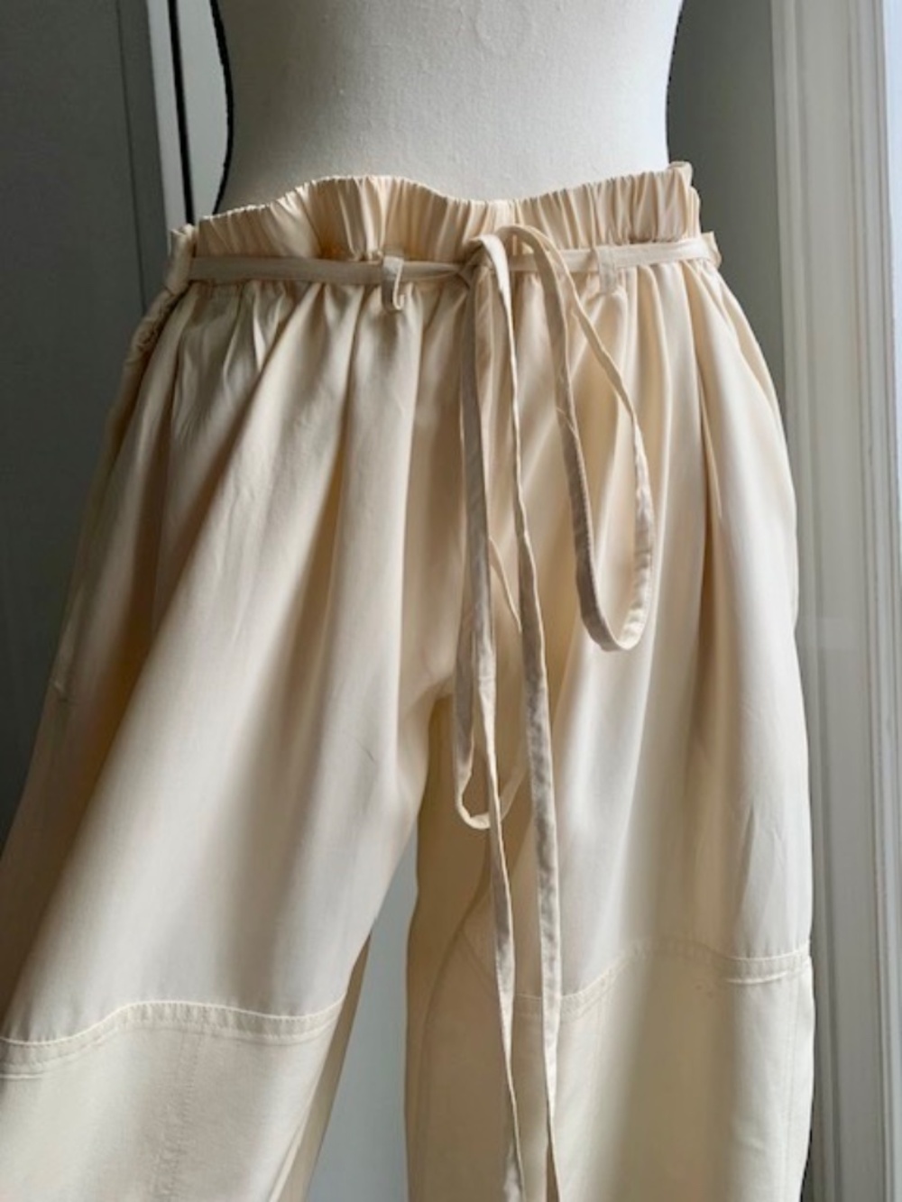 The Row silk cropped pants Small like new - Picture 8 of 11